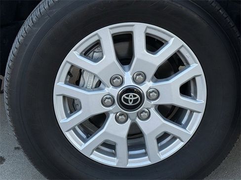 Used 2024 Toyota Tacoma SR5 image 9