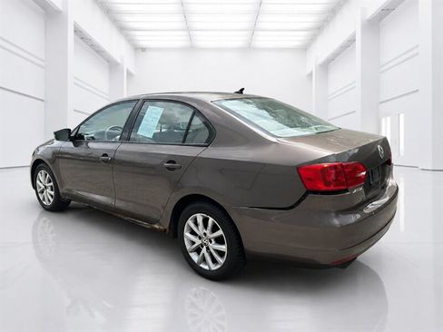 Used 2011 Volkswagen Jetta SE FWD image 17