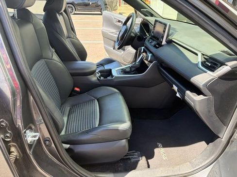 Used 2019 Toyota RAV4 XSE AWD/4WD image 10
