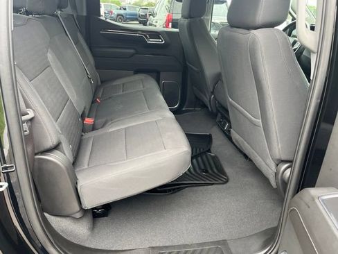 Used 2023 Chevrolet Silverado 1500 LT AWD/4WD image 13