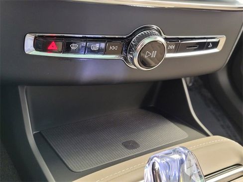 New 2026 Volvo XC90 B6 Core w/ Protection Package image 19