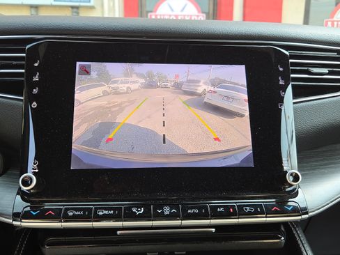 Used 2024 Jeep Wagoneer L Series II w/ Flexible Seating Group AWD/4WD image 22