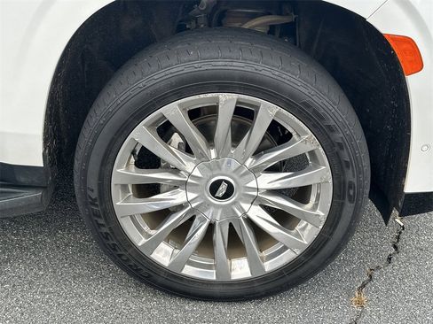 Used 2022 Cadillac Escalade ESV Premium Luxury w/ Performance Package image 35