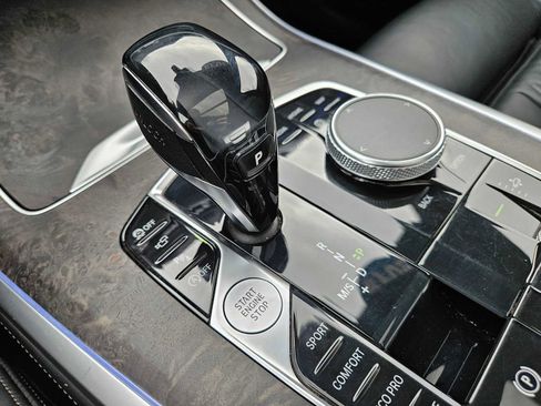 Used 2019 BMW X7 xDrive50i w/ M Sport Package image 31