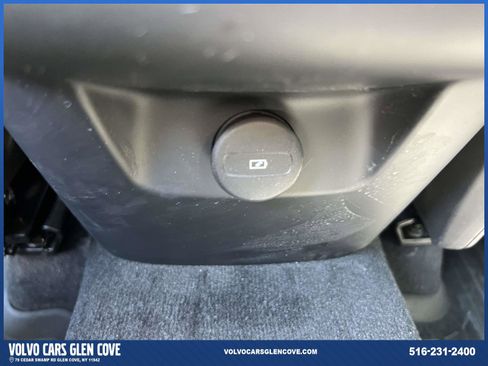 Used 2023 Volvo XC60 B5 Core w/ Climate Package image 11