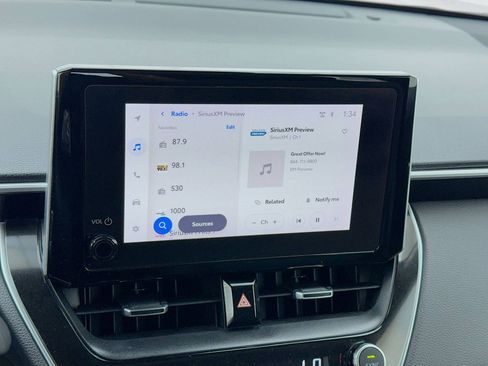 Used 2023 Toyota Corolla Cross XLE image 11