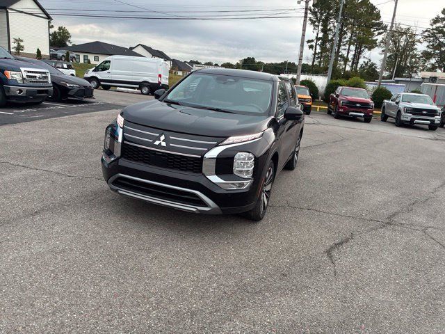 Used 2025 Mitsubishi Outlander SE FWD image 6