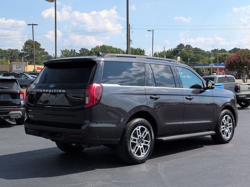 Certified 2025 Ford Expedition Active AWD/4WD image 4