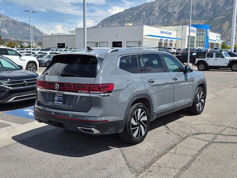 Used 2025 Volkswagen Atlas SEL AWD/4WD image 3