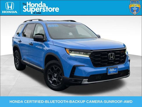 Certified 2025 Honda Pilot TrailSport image 1