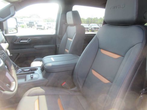 New 2026 GMC Sierra 2500 AT4 w/ AT4 Premium Plus Package AWD/4WD image 13