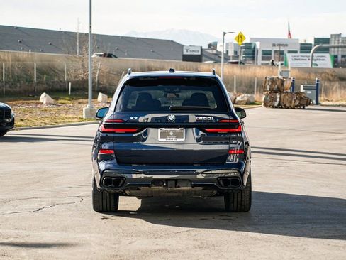 Used 2025 BMW X7 M60i image 6