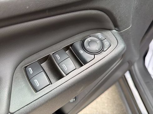 Used 2023 Chevrolet Equinox LT FWD image 21