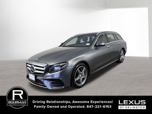 Used 2017 Mercedes-Benz E 400 4MATIC Wagon image 2