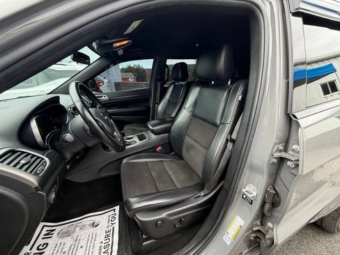 Used 2021 Jeep Grand Cherokee Laredo X AWD/4WD image 9