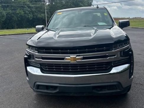 Used 2020 Chevrolet Silverado 1500 LT w/ LT Value Package AWD/4WD image 2