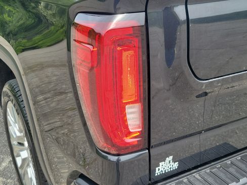 Used 2020 GMC Sierra 1500 Denali w/ Denali Ultimate Package AWD/4WD image 11
