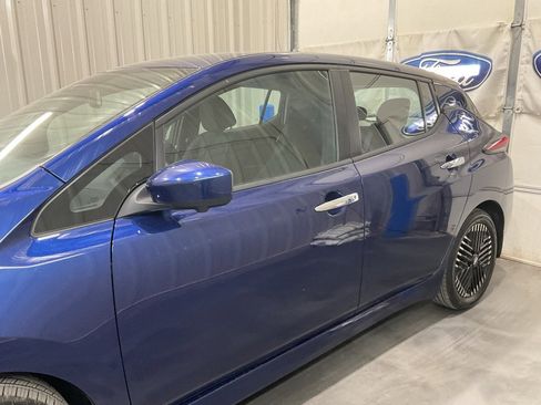 Used 2025 Nissan Leaf SV Plus image 5