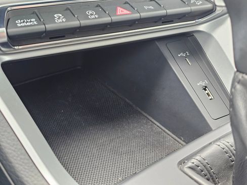 Used 2020 Audi Q3 2.0T Premium image 36