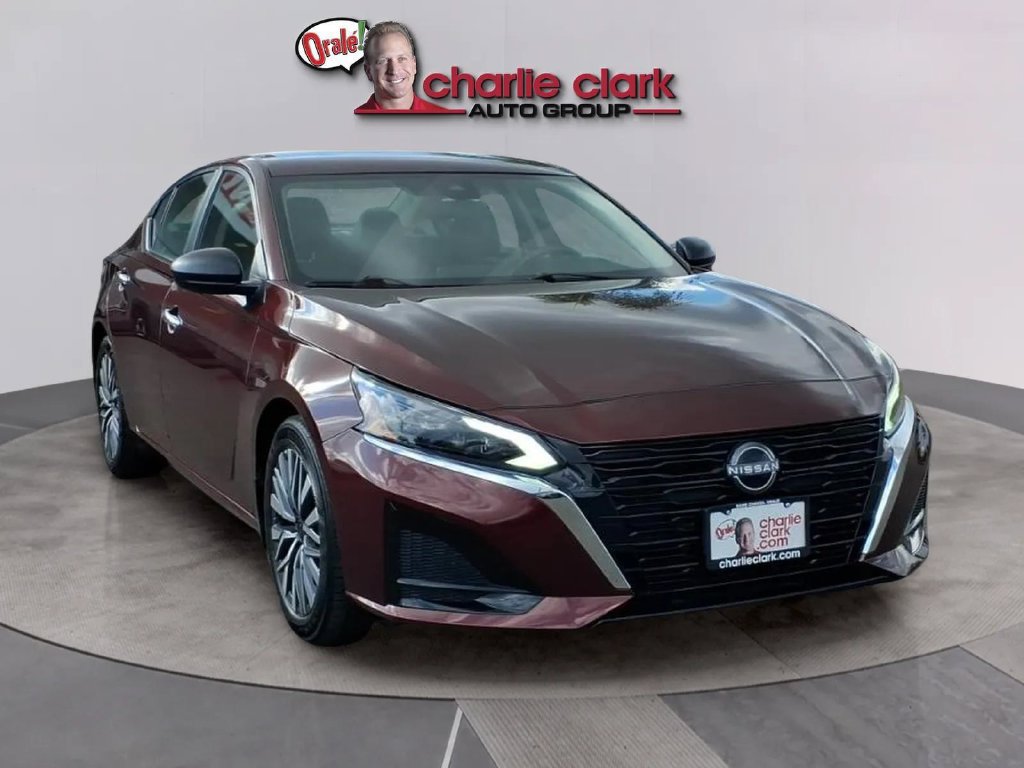 Used 2024 Nissan Altima 2.5 SV FWD image 7