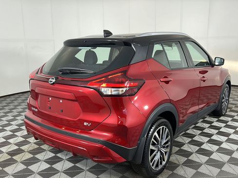 Used 2023 Nissan Kicks SV FWD image 5