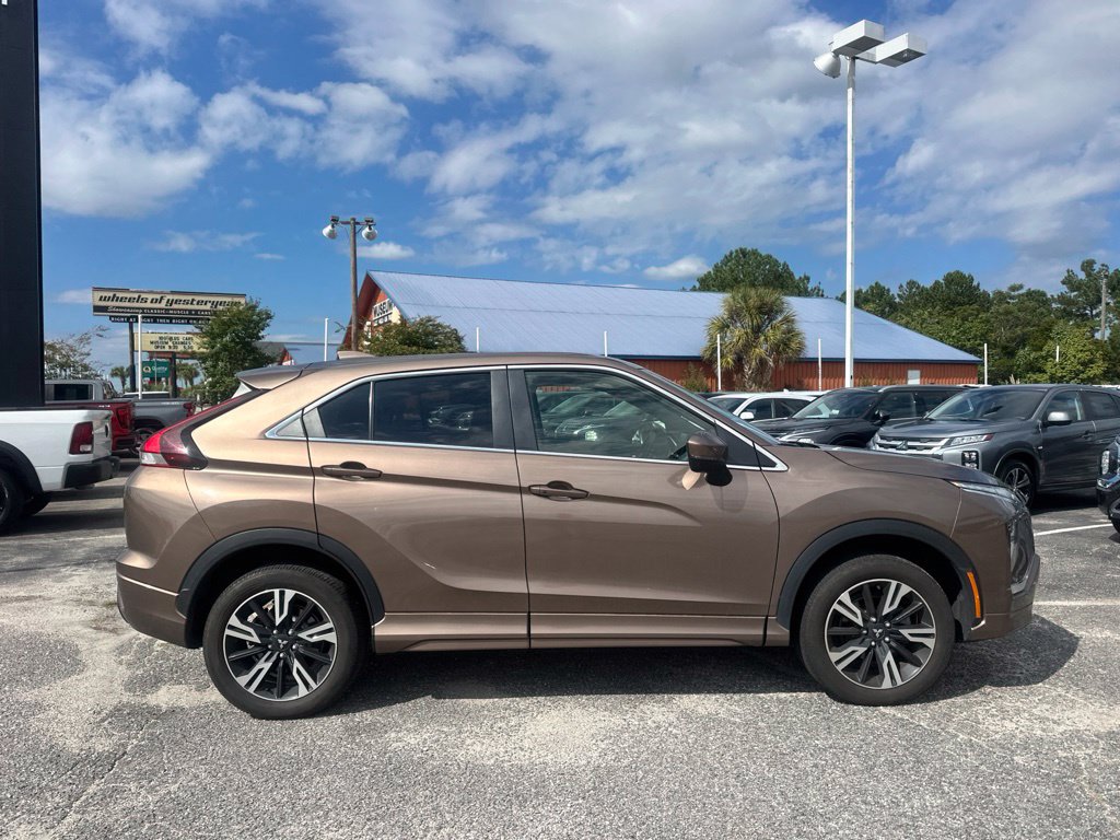Used 2024 Mitsubishi Eclipse Cross SEL AWD/4WD image 2