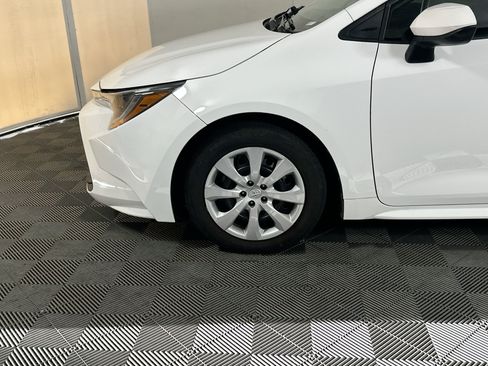 Used 2024 Toyota Corolla LE FWD image 11