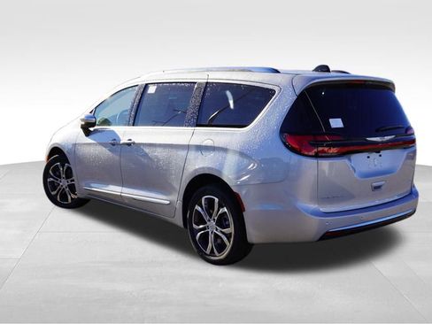 New 2026 Chrysler Pacifica Pinnacle image 5