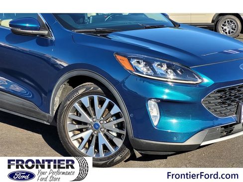 Used 2020 Ford Escape Titanium image 4