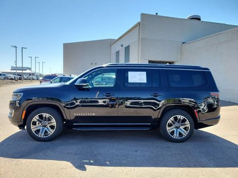 Used 2024 Jeep Wagoneer Series II w/ Flexible Seating Group AWD/4WD image 2