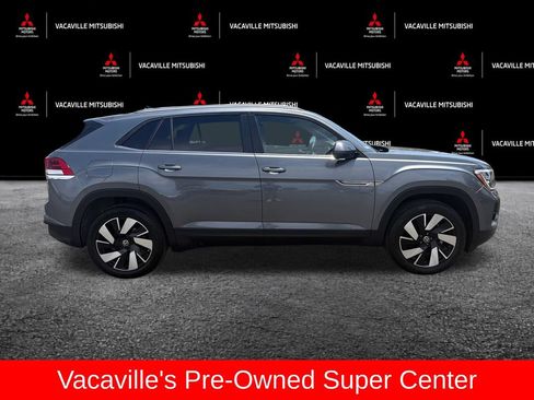 Used 2025 Volkswagen Atlas Cross Sport SE FWD image 7