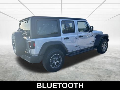 Used 2024 Jeep Wrangler Unlimited Sport AWD/4WD image 5