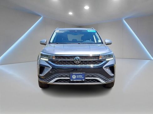 Certified 2023 Volkswagen Taos SE w/ Panoramic Sunroof Package AWD/4WD image 2
