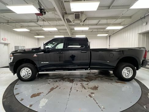 Used 2025 RAM 3500 Laramie AWD/4WD image 8