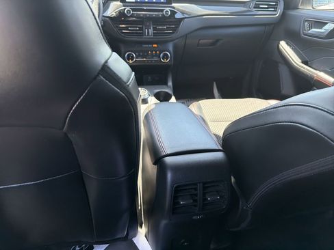 Used 2023 Ford Escape ST-Line AWD/4WD image 26