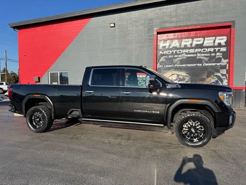 Used 2021 GMC Sierra 3500 Denali w/ Denali Black Diamond Edition image 10