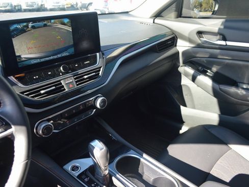 Used 2024 Nissan Altima 2.5 SR w/ SR Premium Package image 28