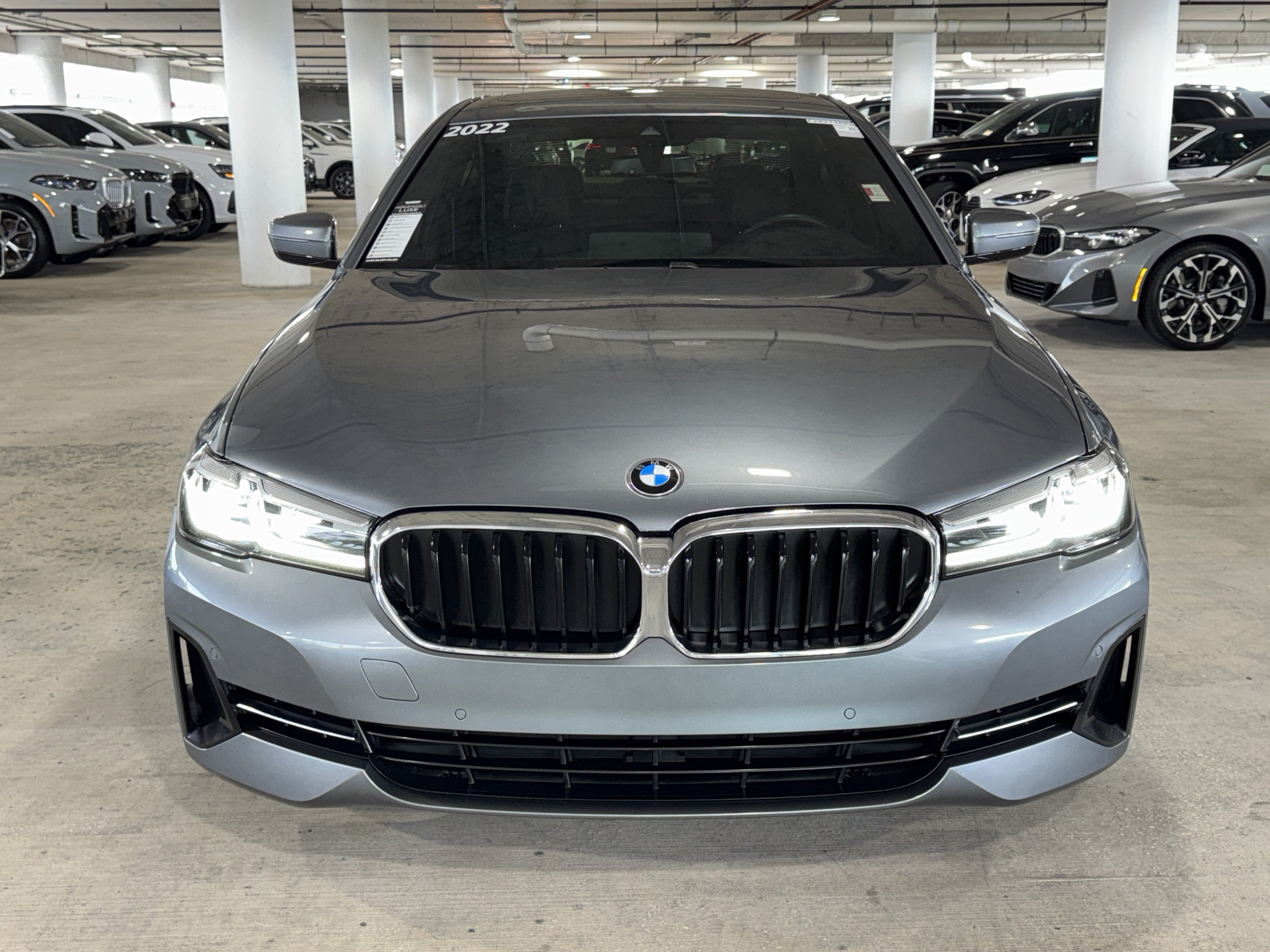 Used 2022 BMW 530i w/ Premium Package RWD image 3