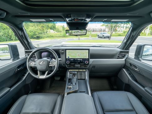 Used 2025 Lexus GX 550 AWD/4WD image 22