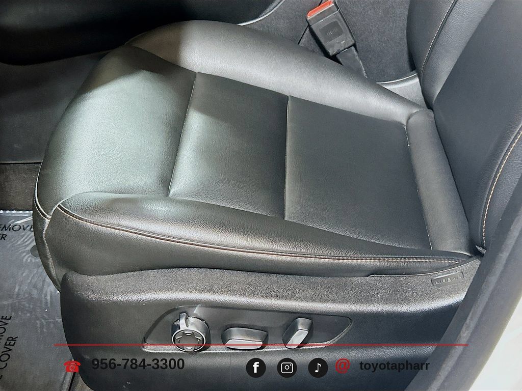 Used 2020 Cadillac XT4 Sport FWD image 17