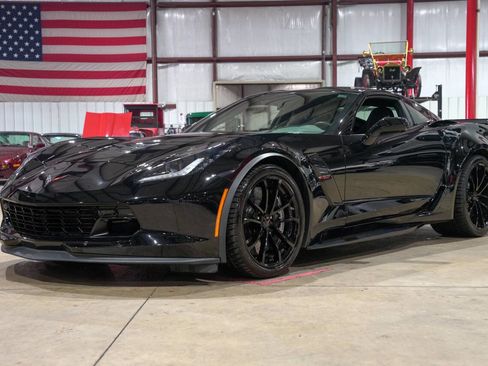 Used 2019 Chevrolet Corvette Grand Sport w/ Z07 Performance Package image 1