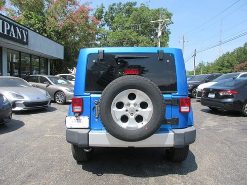 Used 2015 Jeep Wrangler Unlimited Sahara AWD/4WD image 6