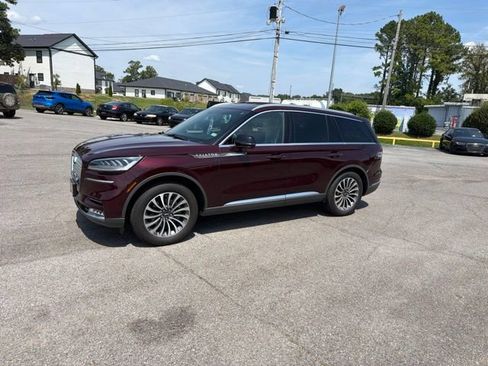 Used 2020 Lincoln Aviator Reserve w/ Elements Package Plus AWD/4WD image 2