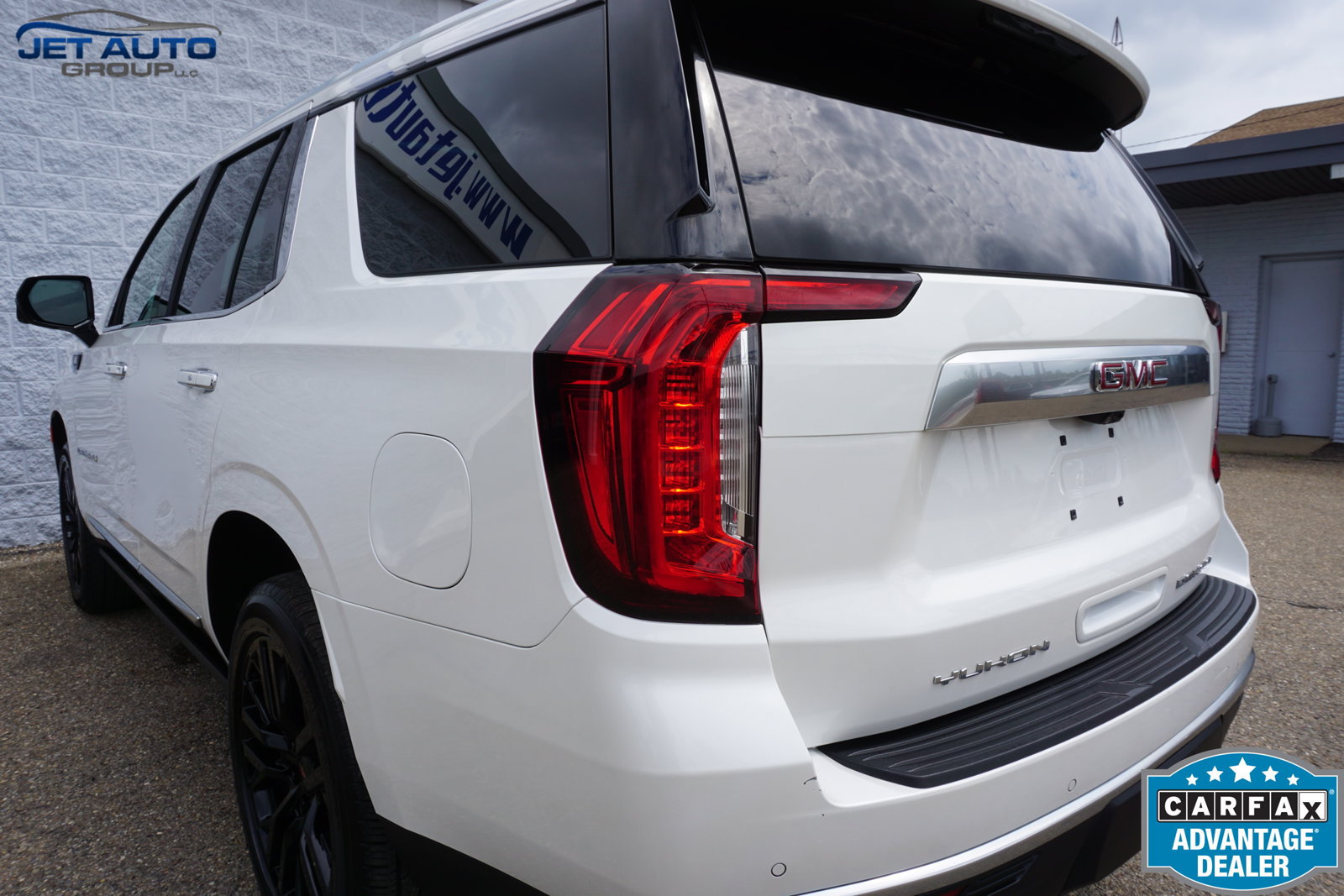 Used 2022 GMC Yukon Denali w/ Denali Ultimate Package AWD/4WD image 9