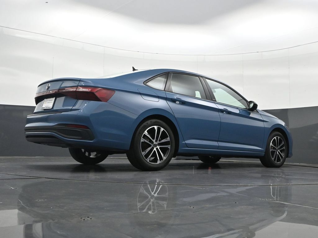 Used 2025 Volkswagen Jetta Sport FWD image 34