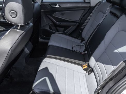 Certified 2025 Volkswagen Jetta SE FWD image 28