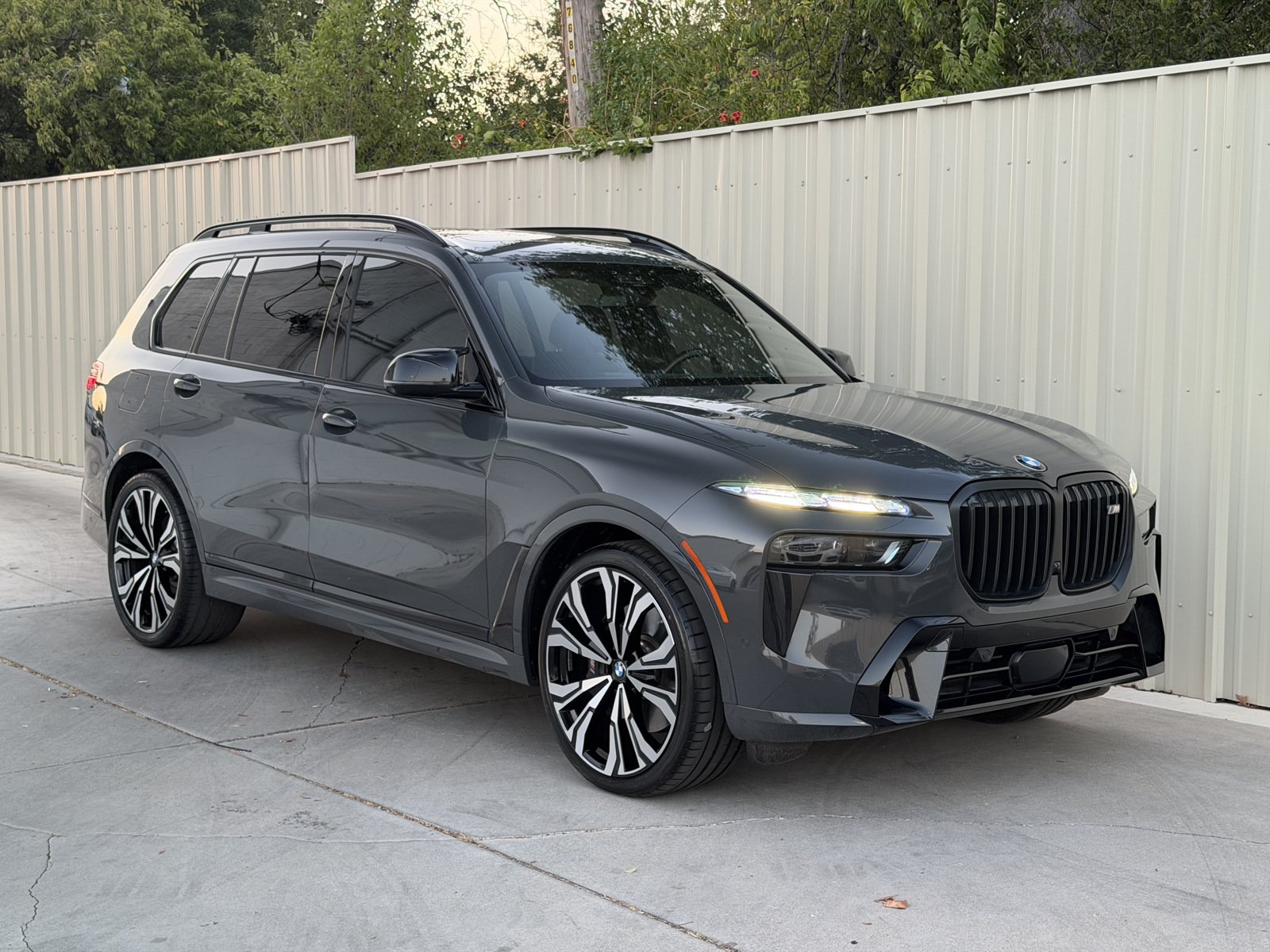 Used 2024 BMW X7 M60i w/ Executive Package AWD/4WD image 3