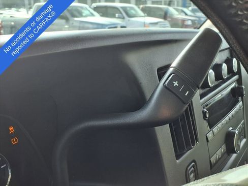 Used 2018 Chevrolet Express 3500 w/ Driver Convenience Package image 22