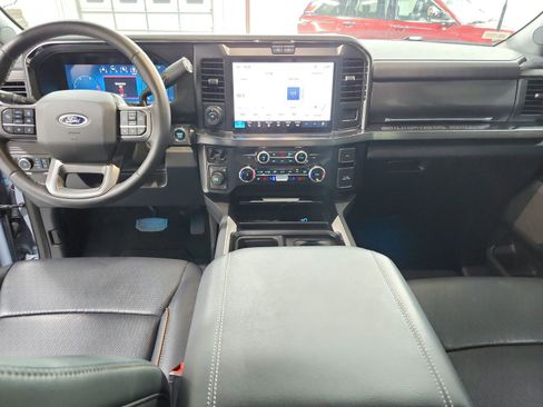 Used 2025 Ford F350 Lariat w/ Lariat Ultimate Package AWD/4WD image 25