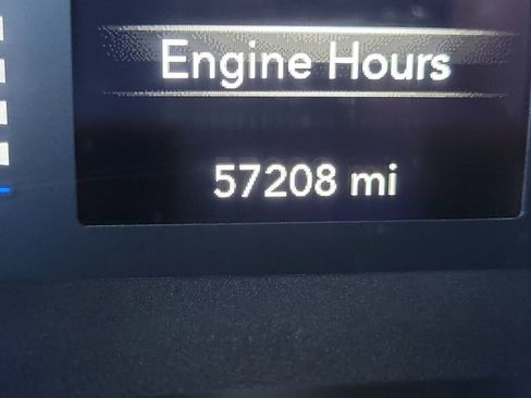 Used 2024 Chrysler Voyager LX image 11